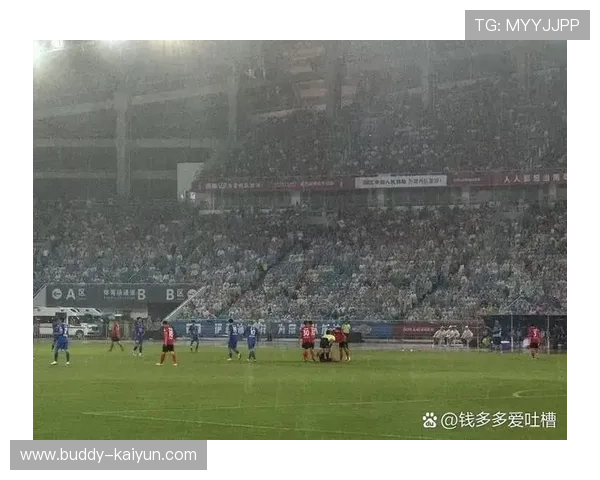 世界杯预选赛焦点战中国队逆转取胜点燃球迷热情展现顽强斗志再创佳绩 世界杯预选赛焦点战中国队逆转取胜点燃球迷热情展现顽强斗志再创佳绩