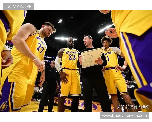 NBA最新动态：詹姆斯复出带领湖人迎战勇士，字母哥助雄鹿连胜冲击东部第一