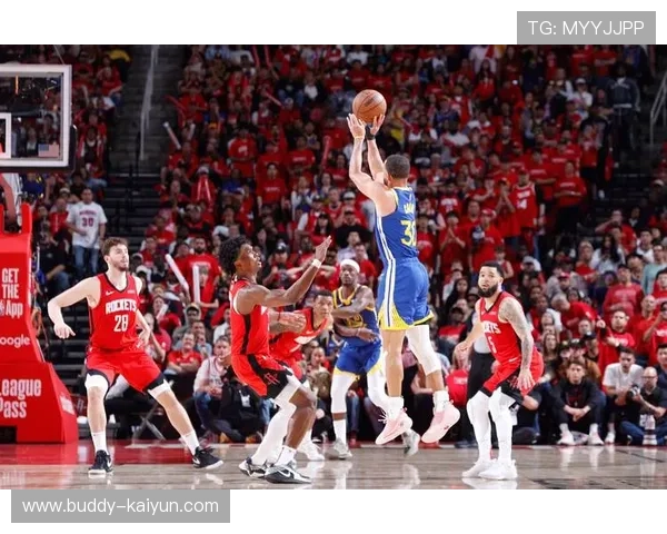 NBA赛场风云再起巨星对决引爆季后赛格局悬念全面升级