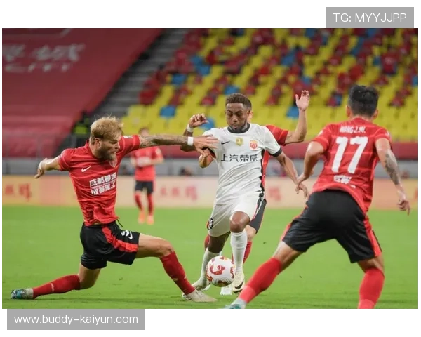 新赛季多支豪门激战正酣球星表现亮眼引发球迷热议持续升温 新赛季多支豪门激战正酣球星表现亮眼引发球迷热议持续升温