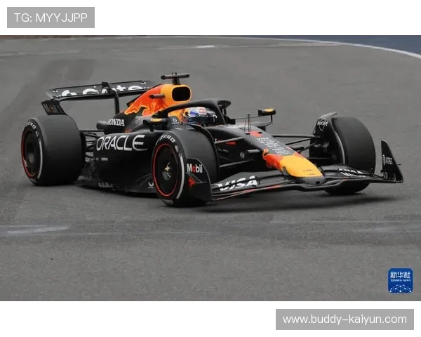 梅赛德斯与红牛激战F1赛季争冠局势引关注 梅赛德斯与红牛激战F1赛季争冠局势引关注